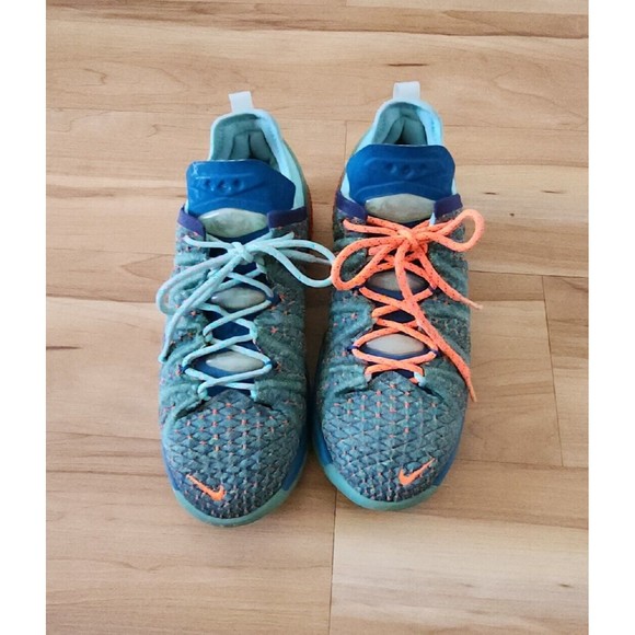 NIKE LEBRON XVIII GS "'WE ARE FAMILY'" Athletic Shoes Women's 8.5/ 7Y - Picture 2 of 10